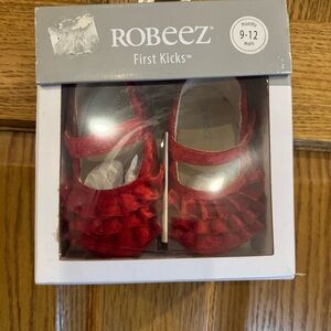 NWT Robeez First Kicks Red Velvet Baby Mary Jane Shoes. Size 4
